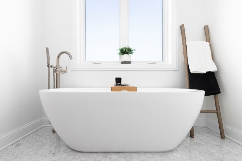 Minimalist Bathtub